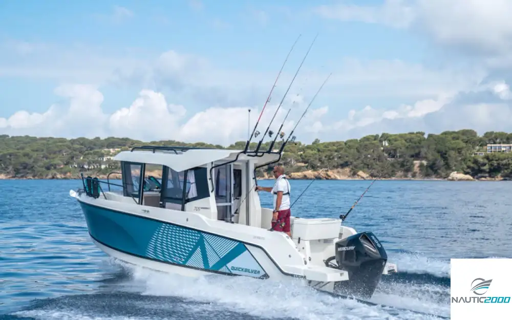slider 1 Quicksilver Captur 705 Pilothouse
