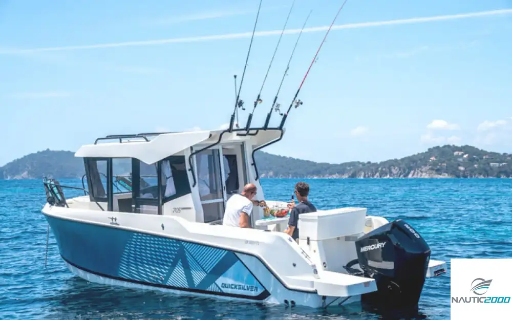 slider 2 Quicksilver Captur 705 Pilothouse