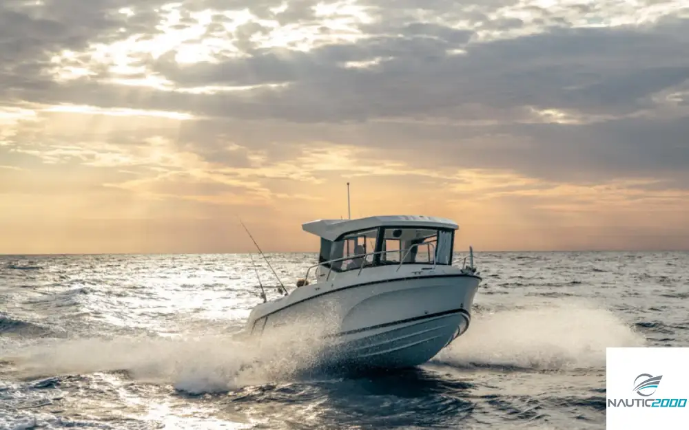 slider 2 Quicksilver Captur 625 Pilothouse