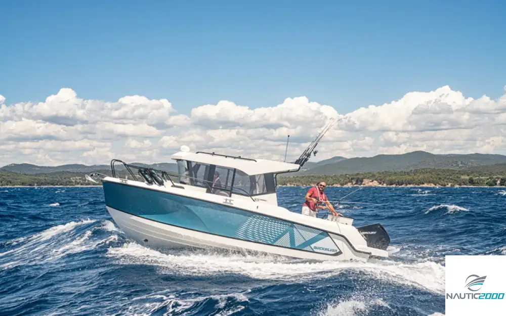 slider 1 Quicksilver Captur 805 Pilothouse