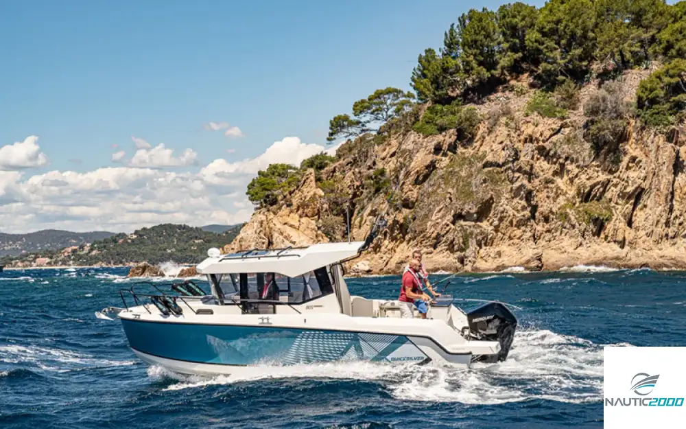 slider 2 Quicksilver Captur 805 Pilothouse
