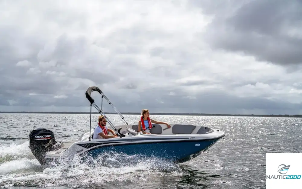 slider 3 Bayliner Element M15