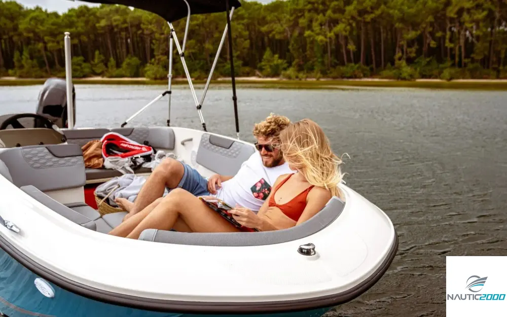 slider 7 Bayliner Element M15