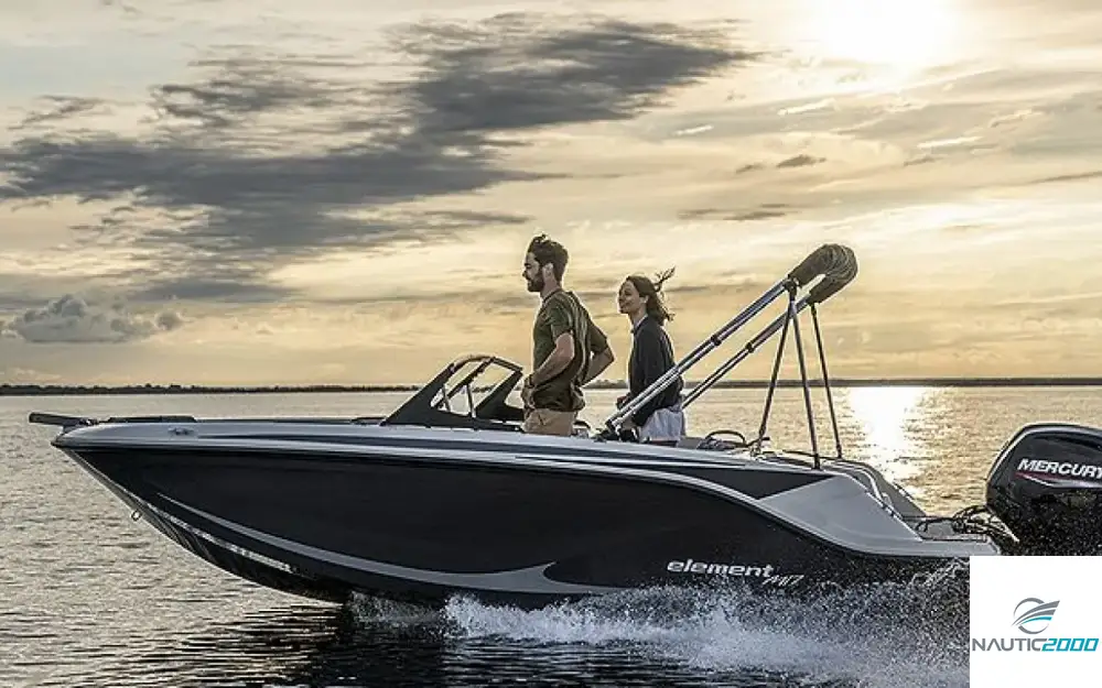 slider 7 Bayliner Element M17
