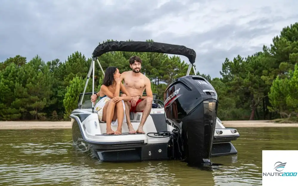 slider 5 Bayliner Element M17