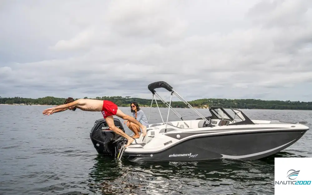 slider 3 Bayliner Element M17