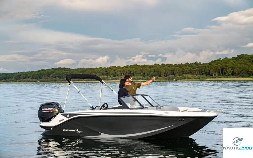 slider 1 Bayliner Element M17