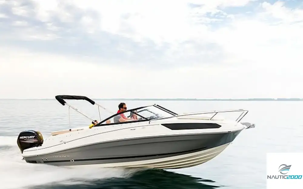slider 1 Bayliner VR5 Cuddy OB