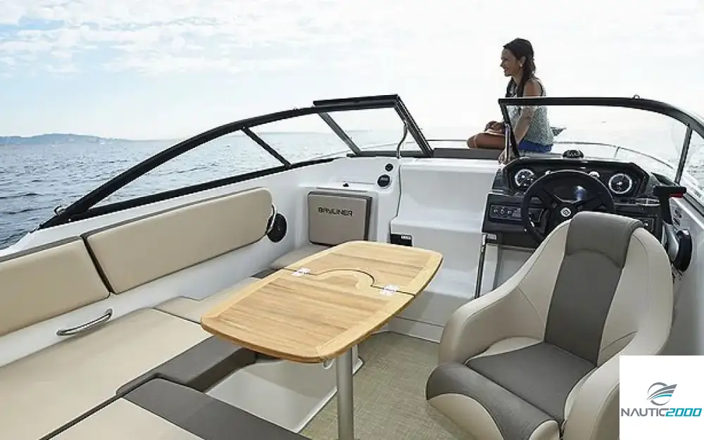 slider 3 Bayliner VR5 Cuddy OB