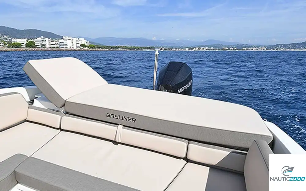 slider 6 Bayliner VR6 Cuddy