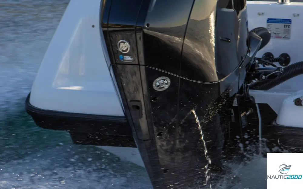 slider 0 Fourstroke 175 CV V6 EFI