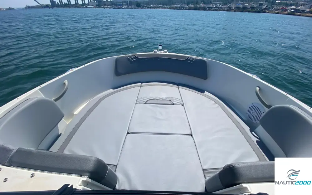 slider 2 Bayliner Element M17
