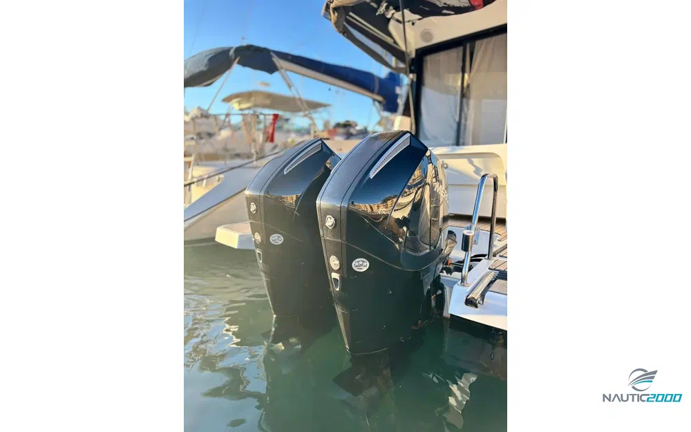 slider 4 Mercury 225