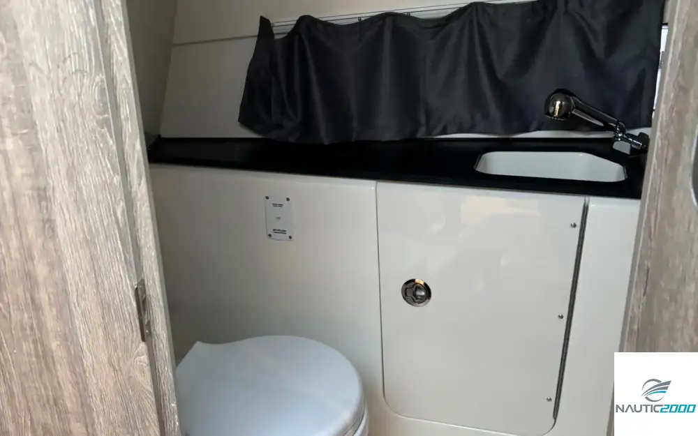 slider 15 Quicksilver Activ 875 Sundeck