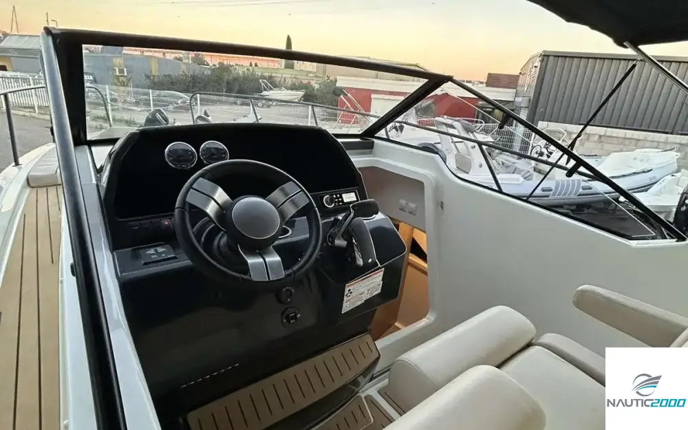 slider 8 Quicksilver Activ 875 Sundeck