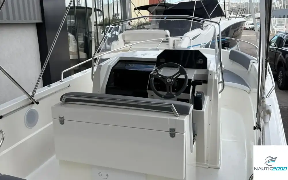 slider 7 Pacific Craft  670 Open Trendy
