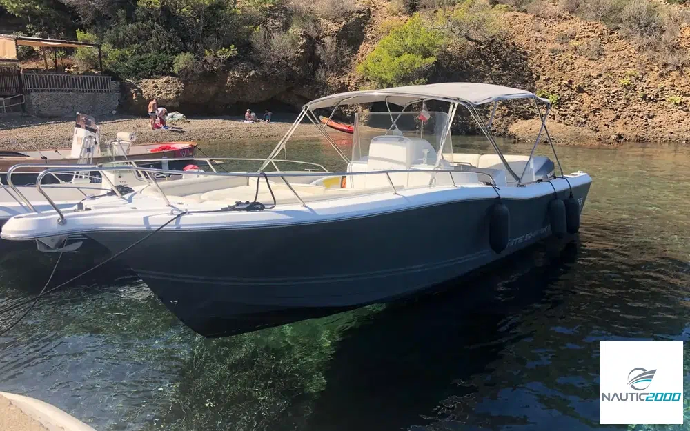 slider 1 Kelt White Shark 285