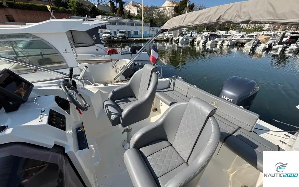 slider 5 Pacific Craft  700 SC