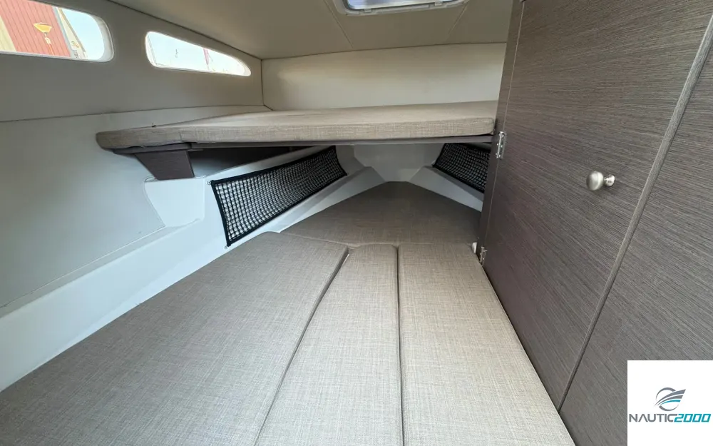 slider 9 Bayliner VR6 Cuddy