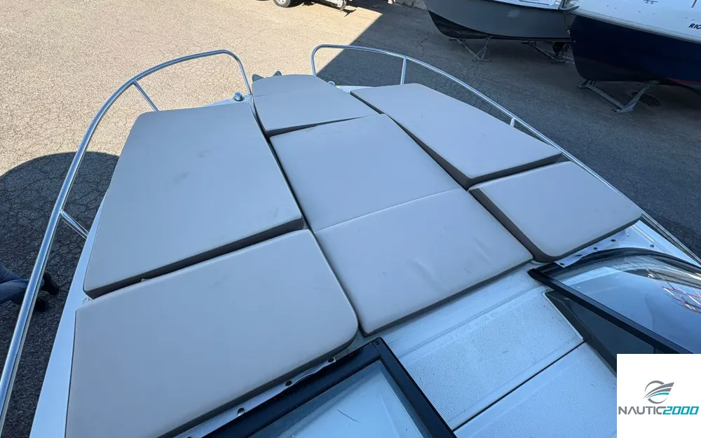 slider 6 Bayliner VR6 Cuddy
