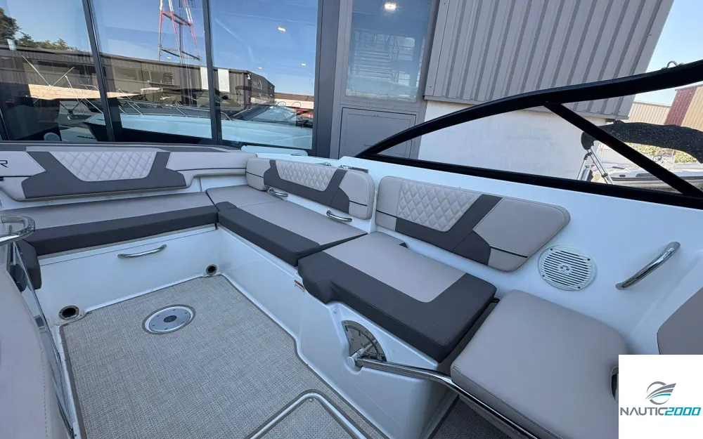 slider 4 Bayliner VR6 Cuddy