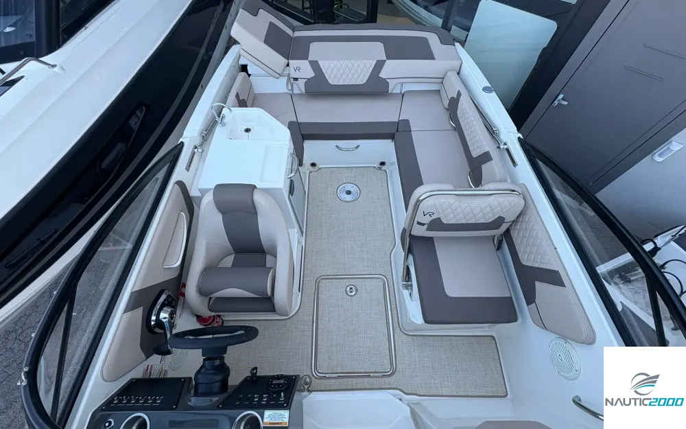 slider 5 Bayliner VR6 Cuddy