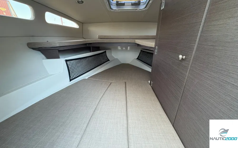 slider 7 Bayliner VR6 Cuddy