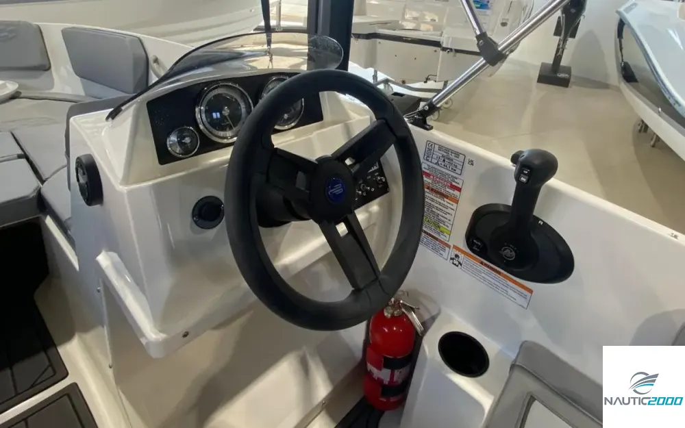 slider 5 Bayliner Element M15