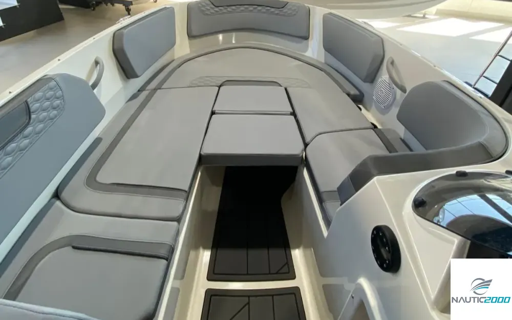 slider 10 Bayliner Element M15