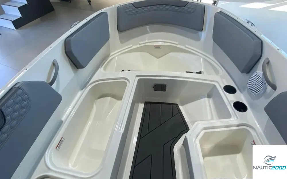 slider 13 Bayliner Element M15