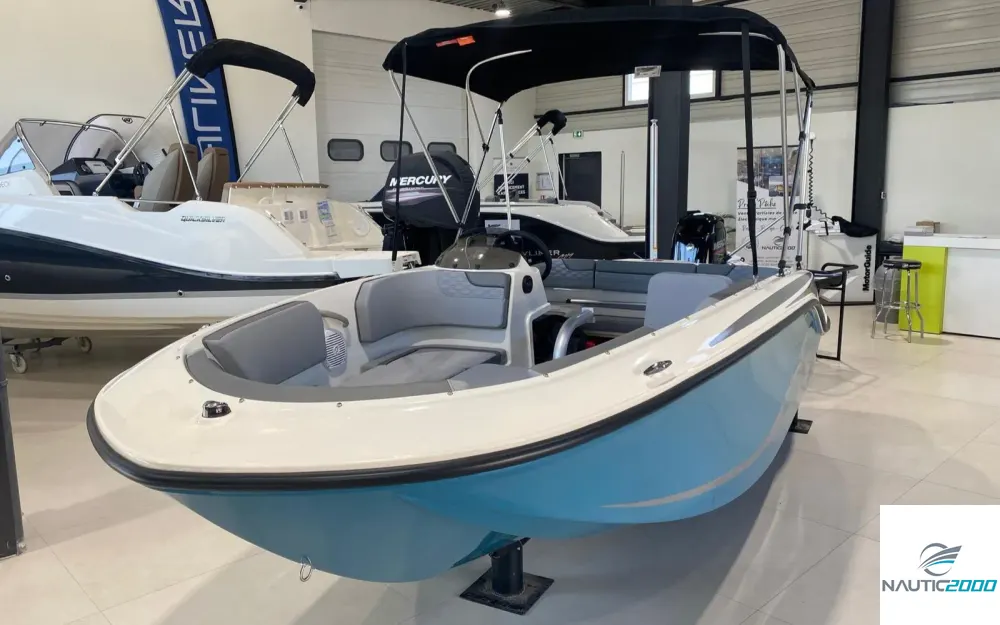 slider 1 Bayliner Element M15