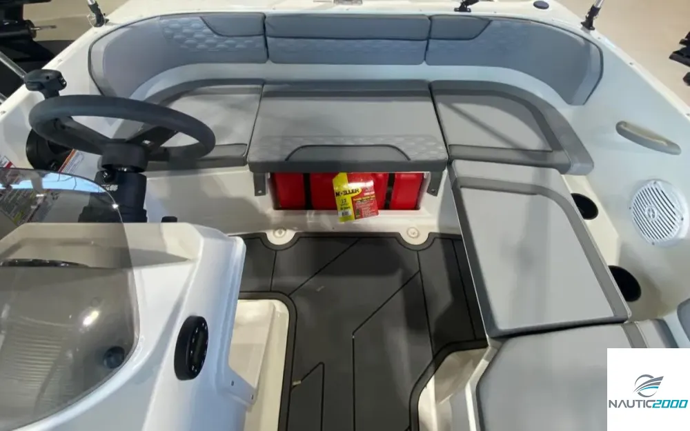 slider 7 Bayliner Element M15