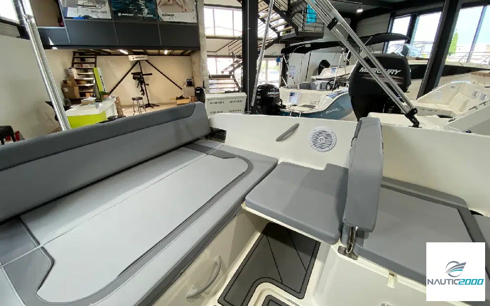 slider 7 Bayliner Element M19