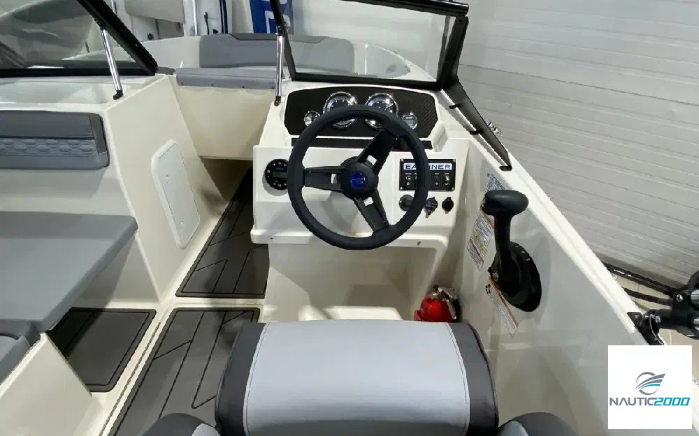 slider 10 Bayliner Element M19