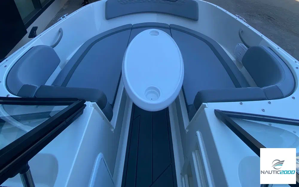 slider 4 Bayliner Element M17