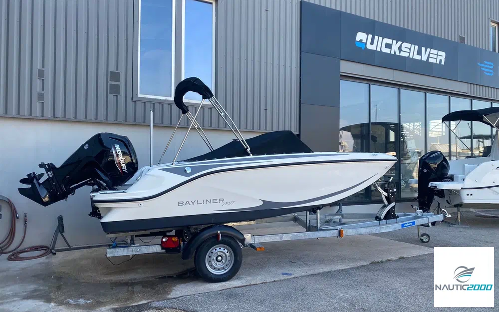 slider 0 Bayliner Element M17