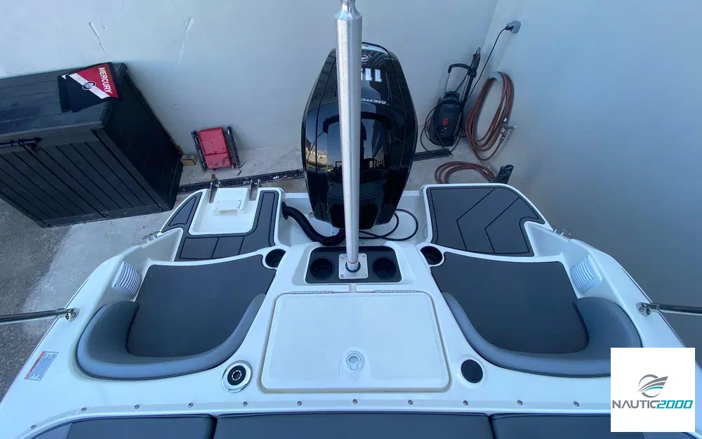 slider 6 Bayliner Element M17