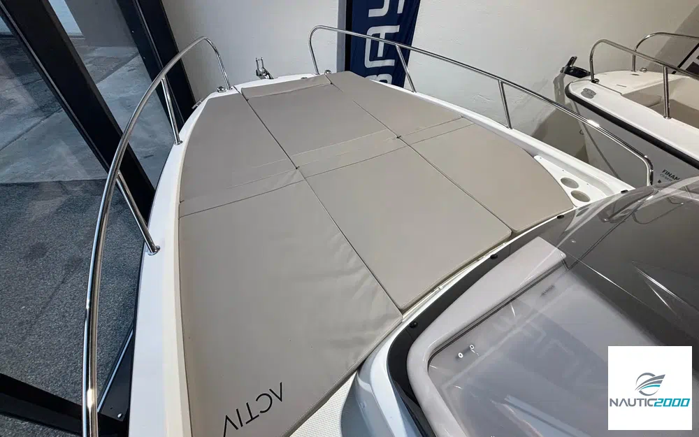 slider 12 Quicksilver Activ 675 Sundeck