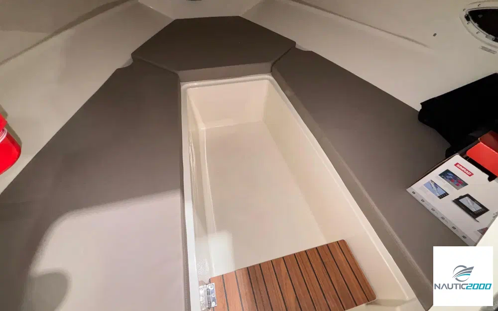 slider 17 Quicksilver Activ 675 Sundeck