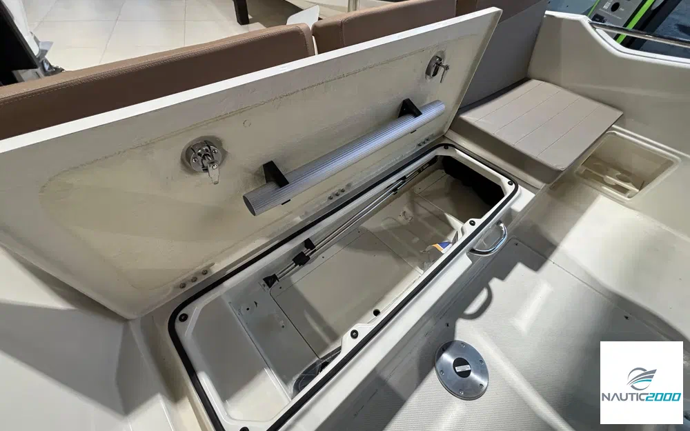 slider 8 Quicksilver Activ 675 Sundeck