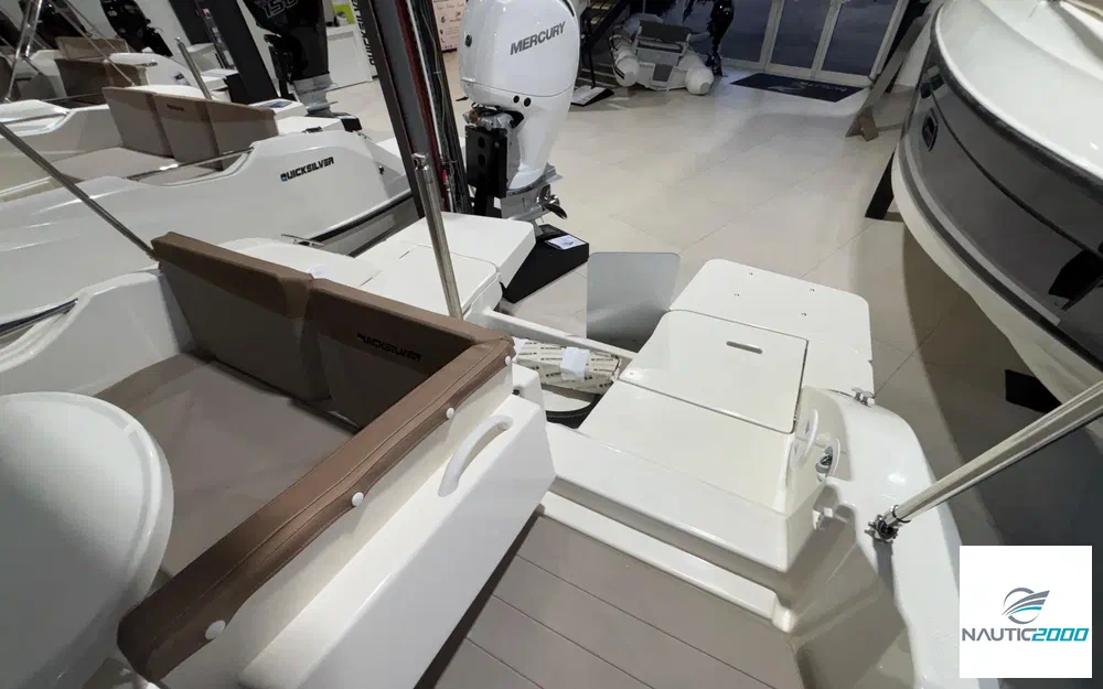 slider 5 Quicksilver Activ 675 Sundeck