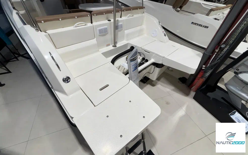 slider 2 Quicksilver Activ 675 Sundeck