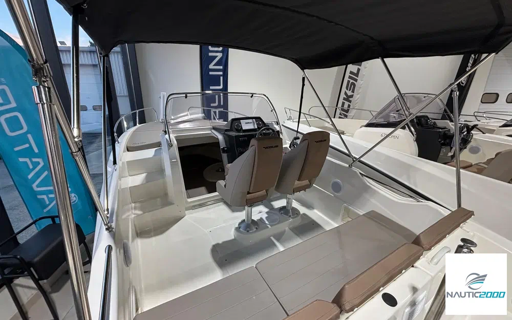 slider 3 Quicksilver Activ 675 Sundeck