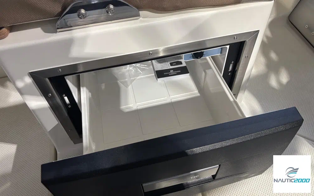 slider 9 Quicksilver Activ 755 Cruiser