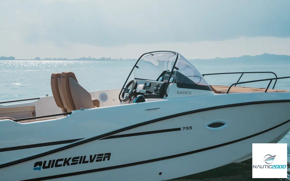 slider 5 Quicksilver Activ 755 Sundeck