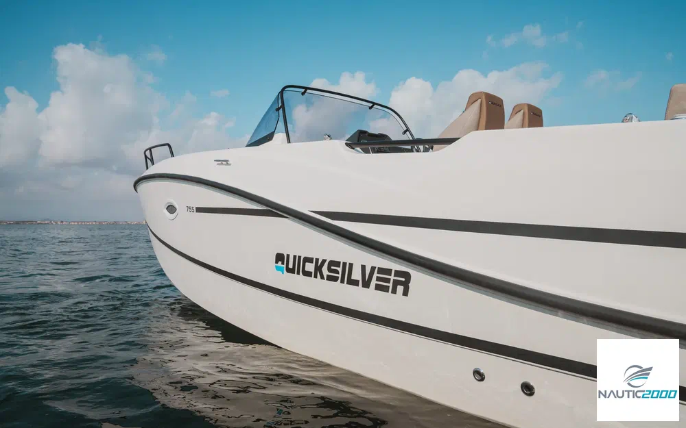 slider 8 Quicksilver Activ 755 Sundeck