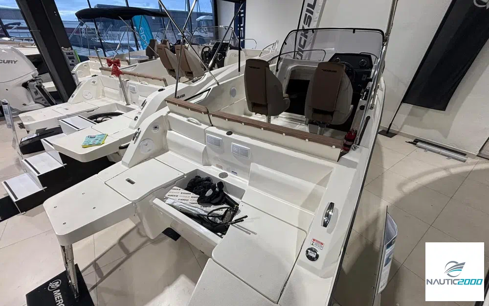 slider 1 Quicksilver Activ 605 Sundeck