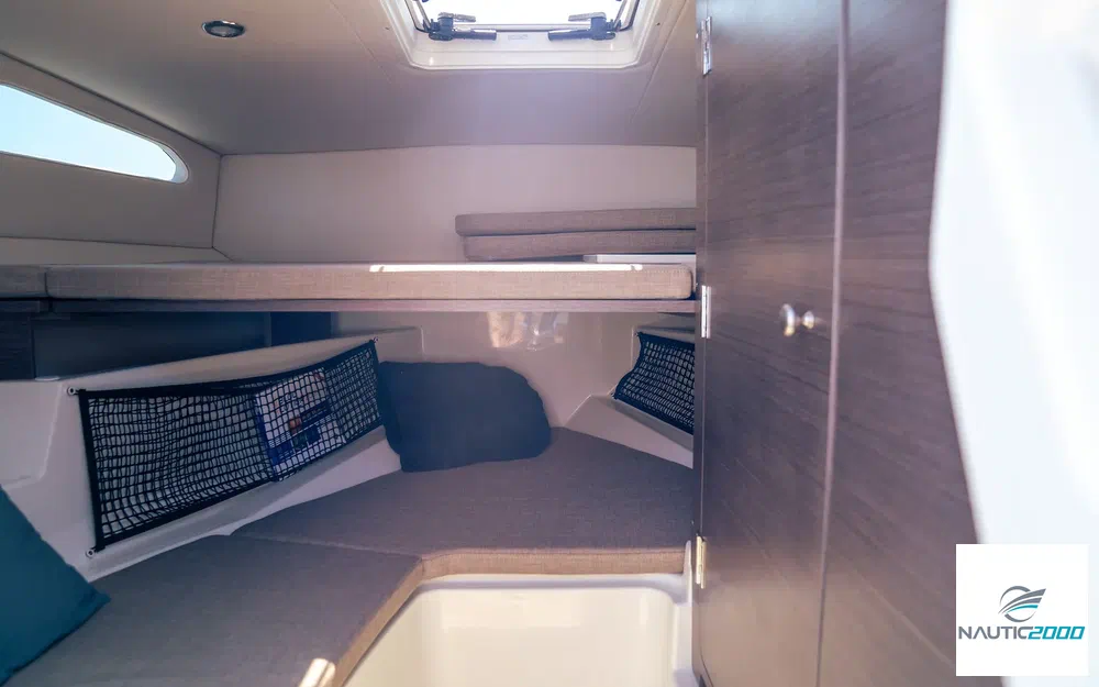 slider 6 Bayliner VR6 Cuddy