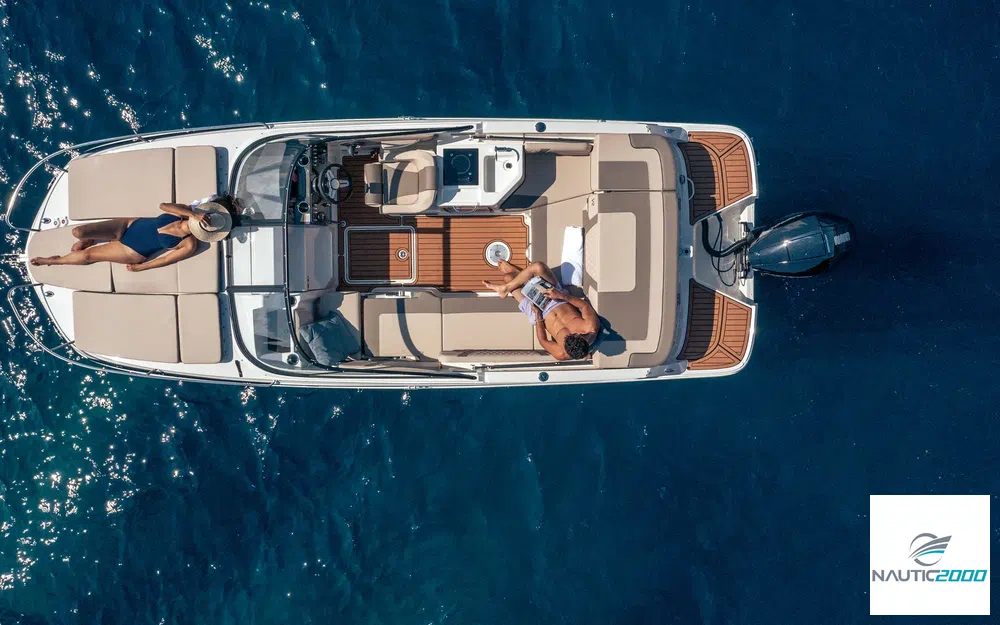 slider 3 Bayliner VR6 Cuddy