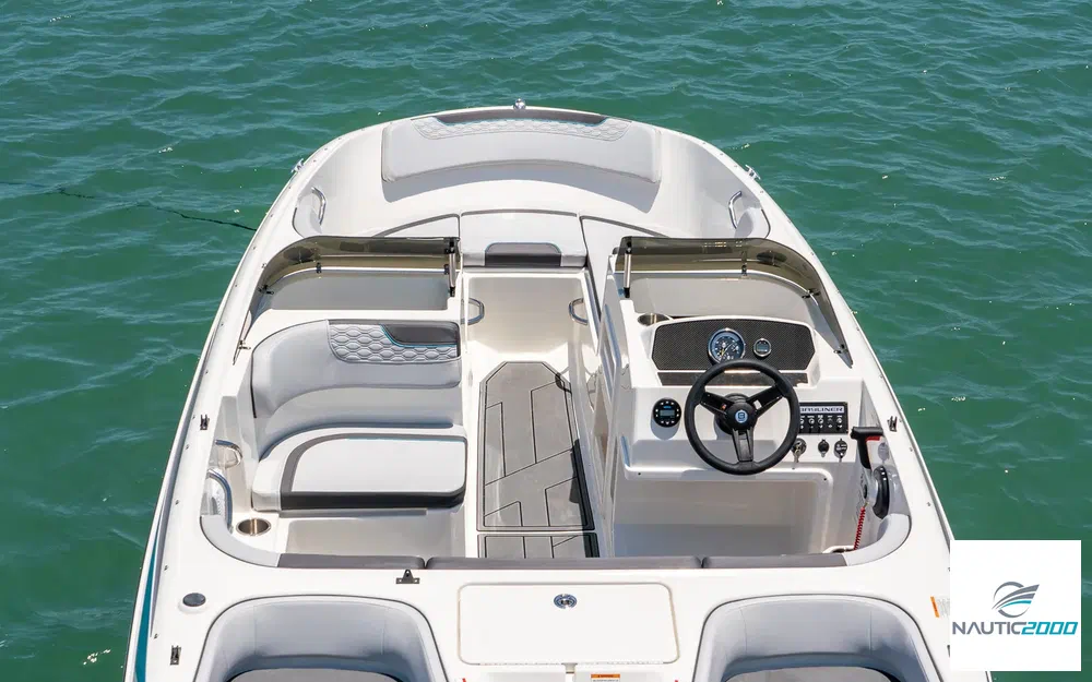 slider 6 Bayliner Element M17